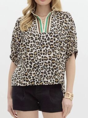 Leopard Print V-Neck Short Sleeve Top